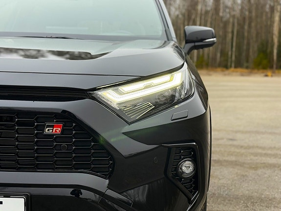 Toyota RAV4 9 of 26
