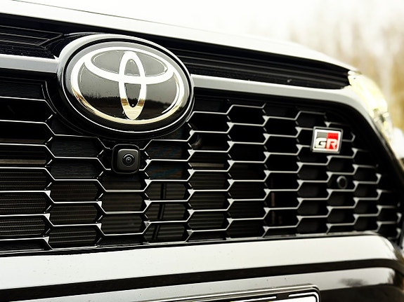 Toyota RAV4 10 of 26