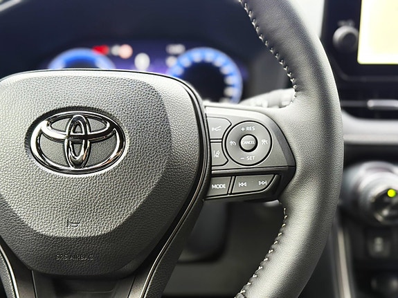 Toyota RAV4 18 of 26