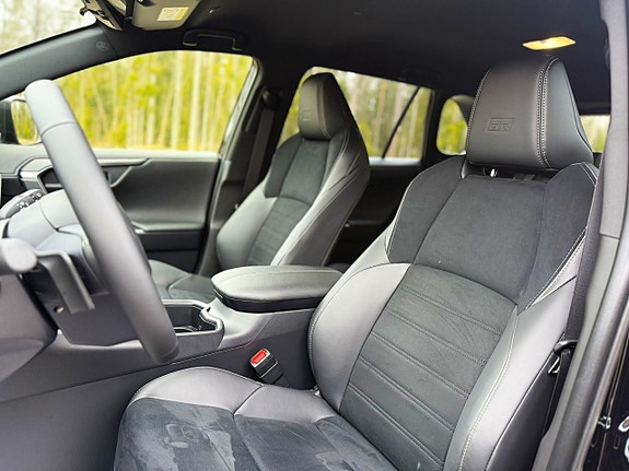 Toyota RAV4 13 of 26