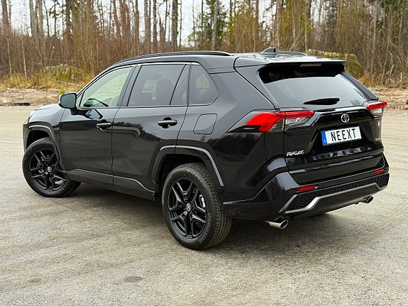 Toyota RAV4 3 of 5