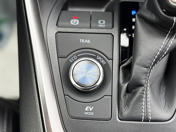 Toyota RAV4 20 of 26