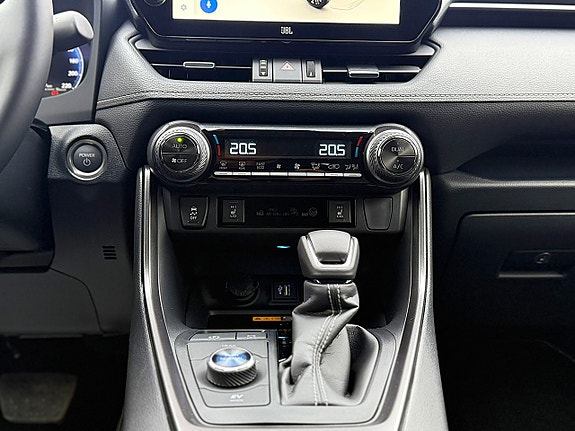 Toyota RAV4 19 of 26