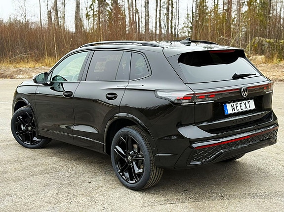Volkswagen Tiguan 3 of 5