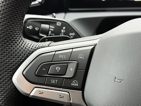 Volkswagen Tiguan 23 of 30