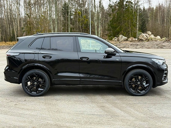 Volkswagen Tiguan 6 of 30