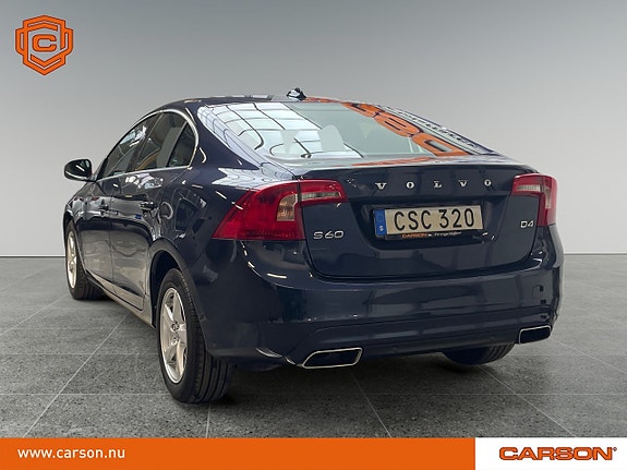 Volvo S60 4 of 5