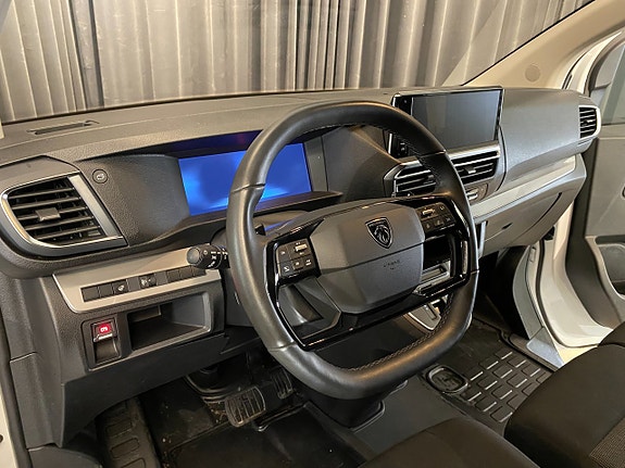 Peugeot e-Expert 30 of 30