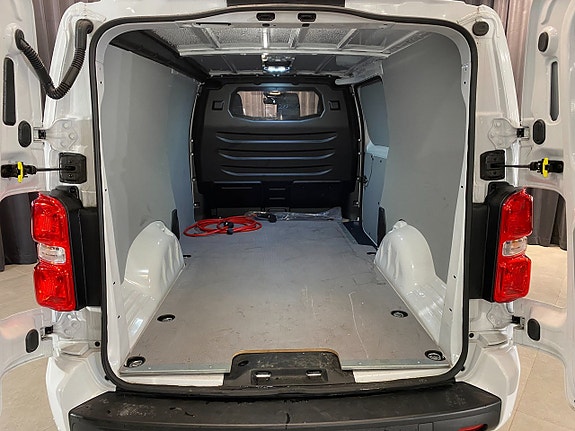 Peugeot e-Expert 20 of 30