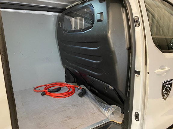 Peugeot e-Expert 25 of 30