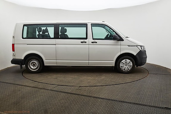 Volkswagen Caravelle 5 of 5