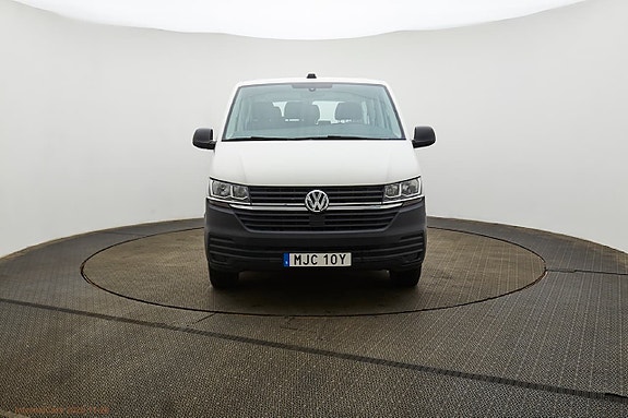 Volkswagen Caravelle 3 of 5
