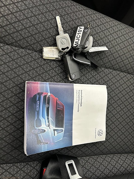 Volkswagen Caravelle 11 of 12