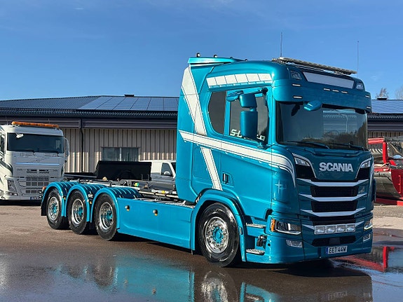 SCANIA NEXTGEN R650 ÅR 2021 V8 LASTVÄXLARE TRIDEM