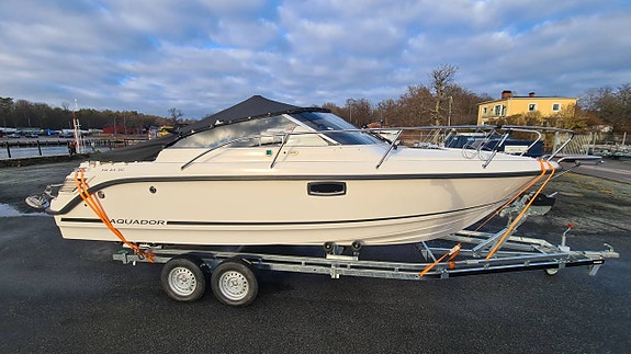 Aquador 24 DC Mercruiser 4.5L V6 DTS, Drev Bravo 3 2017