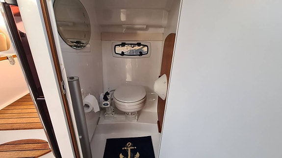 Aquador 24 DC Mercruiser 4.5L V6 DTS, Drev Bravo 3 2017 11 of 12