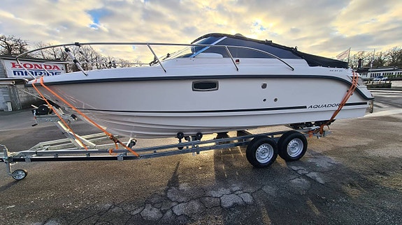 Aquador 24 DC Mercruiser 4.5L V6 DTS, Drev Bravo 3 2017 4 of 12
