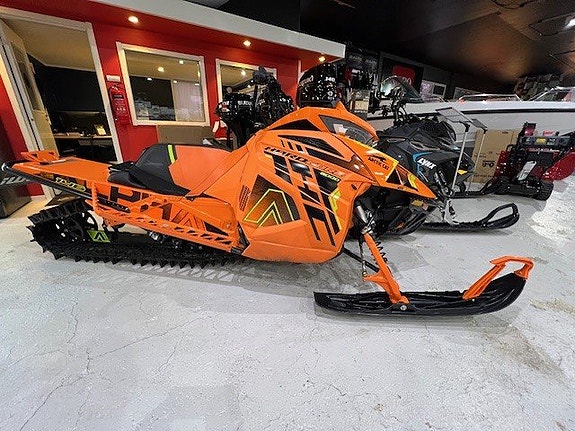 Arctic-Cat M 8000 ALPHA 146 -2022   0%RÄNTA 0:- KONTANT
