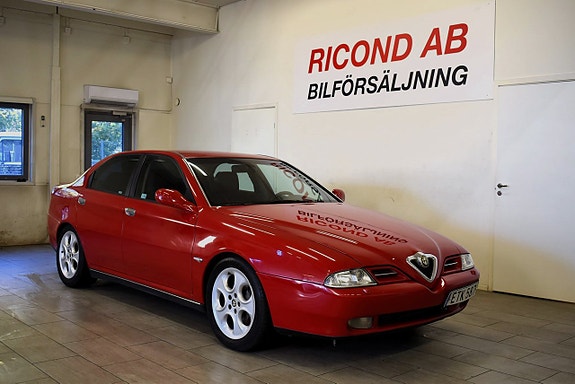Alfa Romeo 166