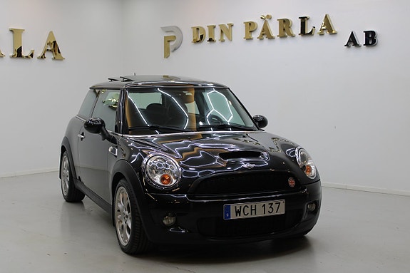 MINI Cooper S 2 of 12