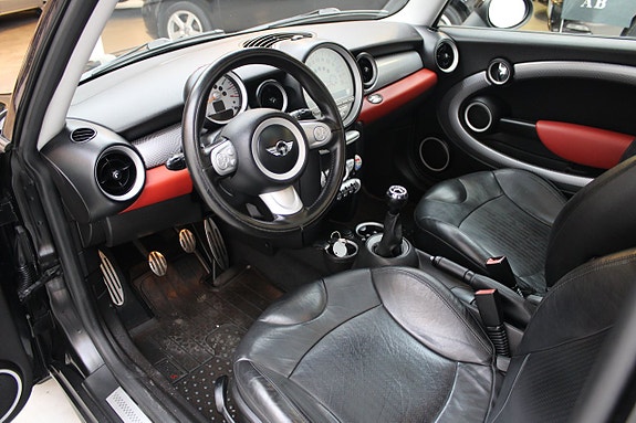 MINI Cooper S 6 of 12