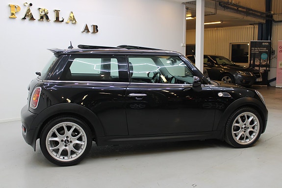 MINI Cooper S 4 of 12