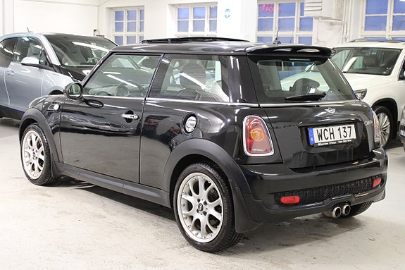 MINI Cooper S 14 of 16