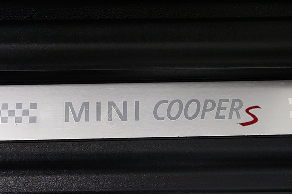 MINI Cooper S 12 of 16