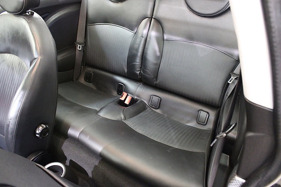MINI Cooper S 7 of 16