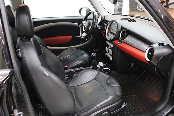 MINI Cooper S 7 of 12