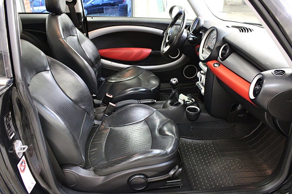 MINI Cooper S 6 of 16