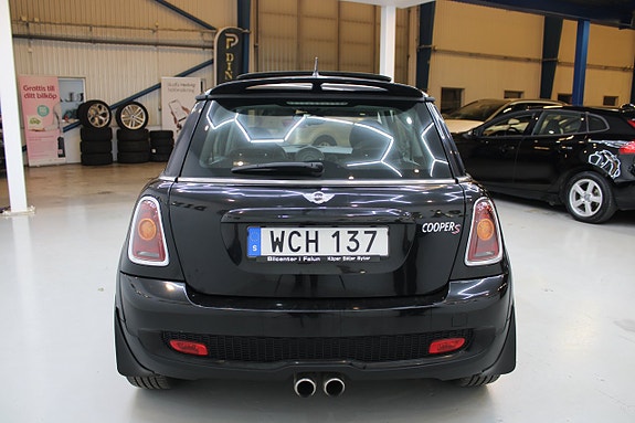 MINI Cooper S 5 of 12