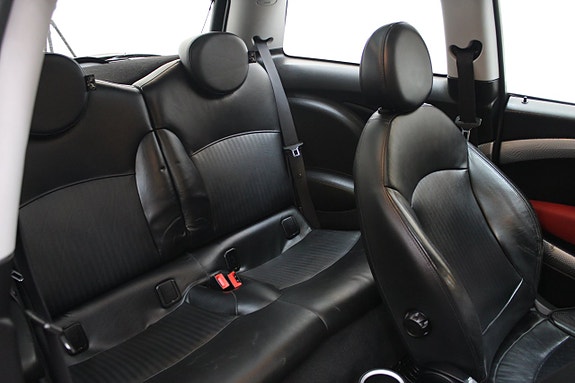 MINI Cooper S 8 of 12