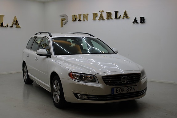 Volvo V70 2 of 13