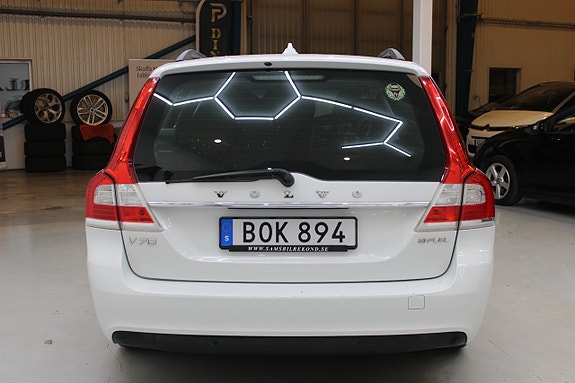 Volvo V70 5 of 13