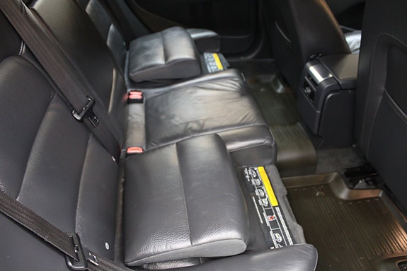 Volvo V70 9 of 13