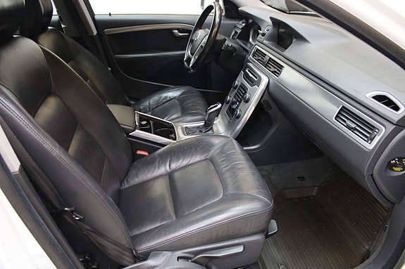 Volvo V70 7 of 13