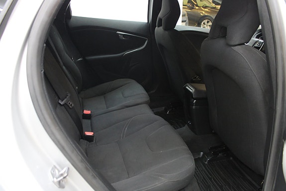 Volvo V40 8 of 11