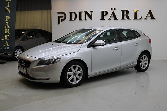 Volvo V40 3 of 5