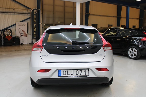 Volvo V40 5 of 5