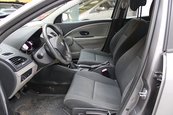 Renault Megane 6 of 10