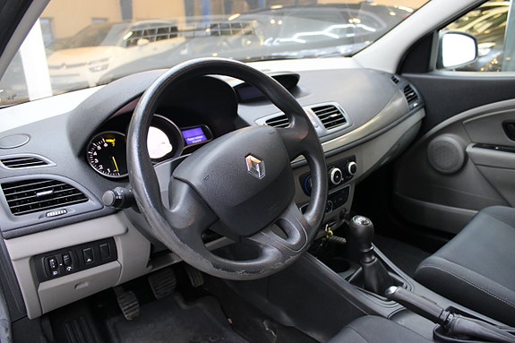 Renault Megane 10 of 10