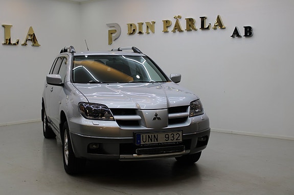 Mitsubishi Outlander 2 of 5