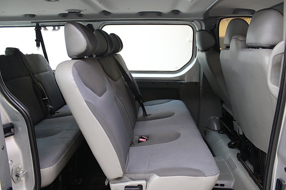 Opel Vivaro 9 of 11