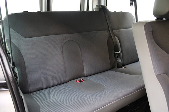 Opel Vivaro 10 of 11