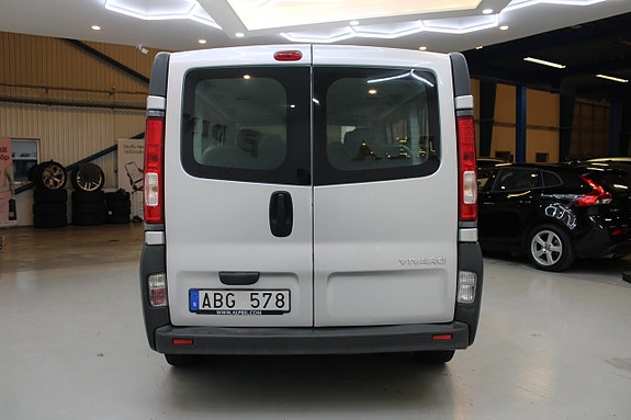 Opel Vivaro 5 of 5