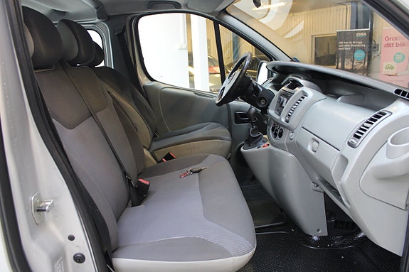 Opel Vivaro 8 of 11