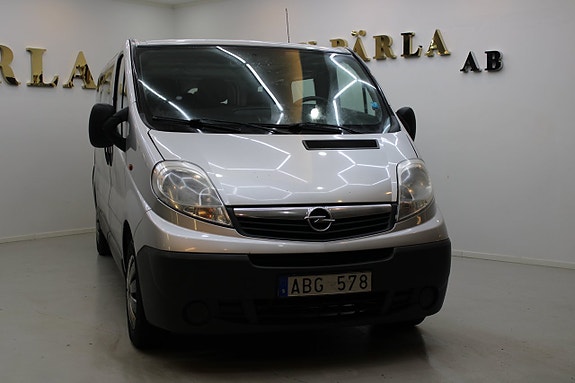 Opel Vivaro 2 of 5