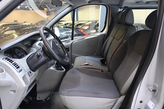 Opel Vivaro 6 of 11