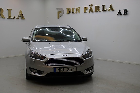 Ford Focus 2 of 11